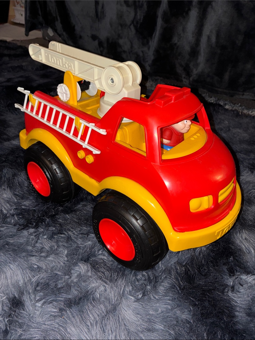 Vintage Tonka Red Yellow Fire Truck Ladder Black Wheels 5 piece USA made LG HTF